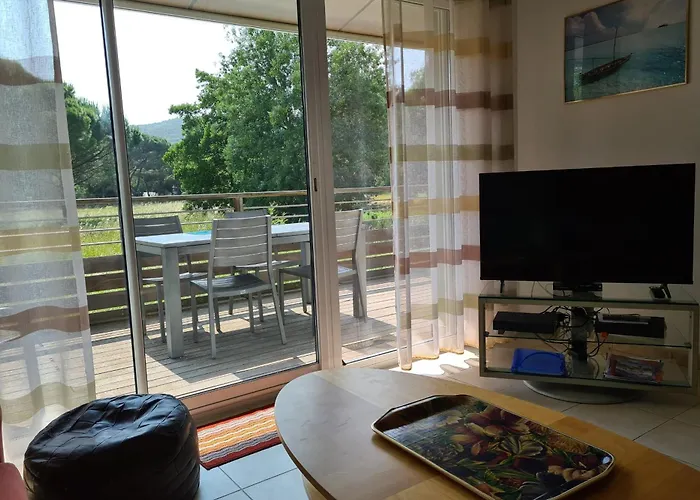 Spacious With Pool * Saint-Raphaël