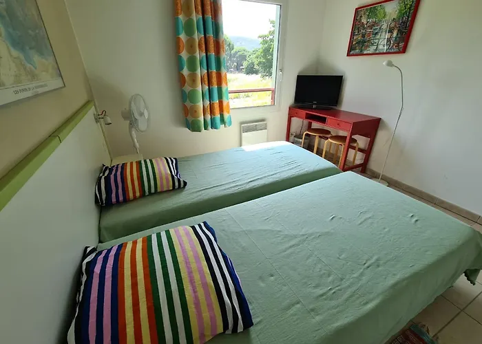 Spacious With Pool アパート Saint-Raphaël